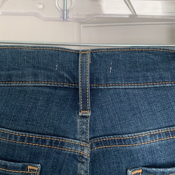 Women’s Levi’s 311 Shaping Skinny Capri (Dark Wash) - Picture 4 of 7